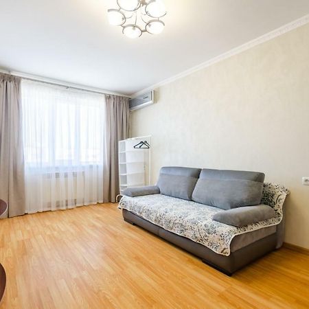 Artal Apartment On Obolonskaya Square 3 Kiev Exterior foto
